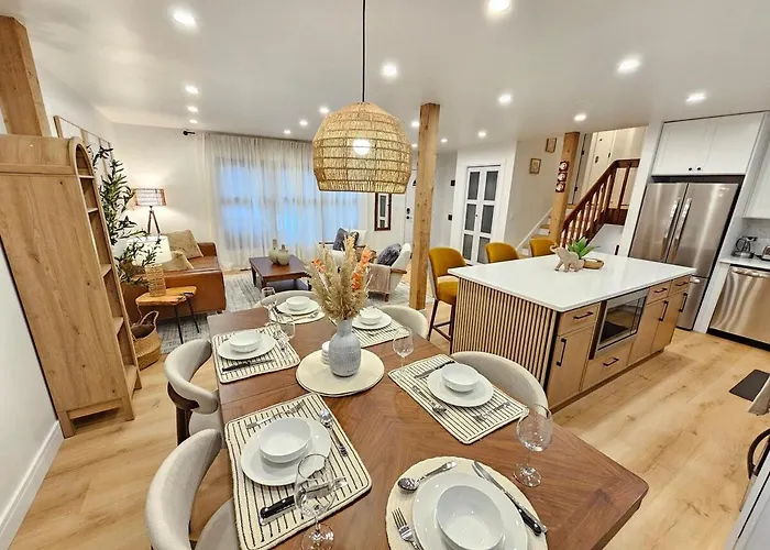 Luxury 4br Near Six Flags & Naval Base Villa