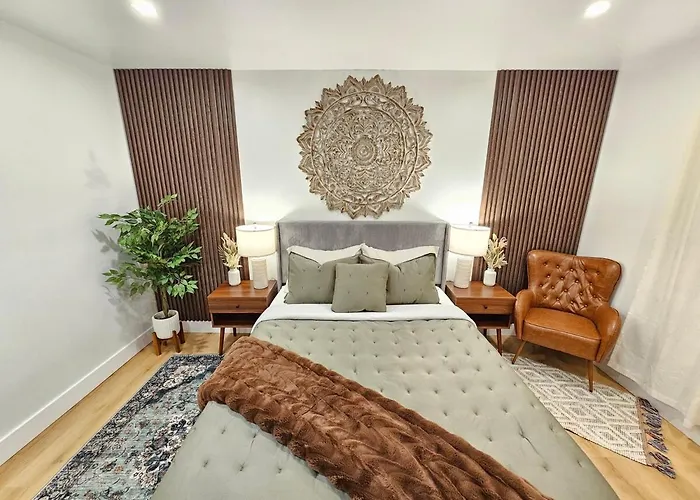 Luxury 4br Near Six Flags & Naval Base Villa *