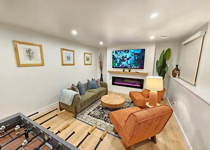 Luxury 4br Near Six Flags & Naval Base Villa