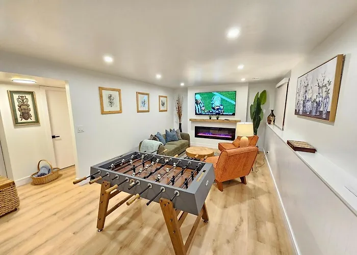 Villa Luxury 4br Near Six Flags & Naval Base Waukegan