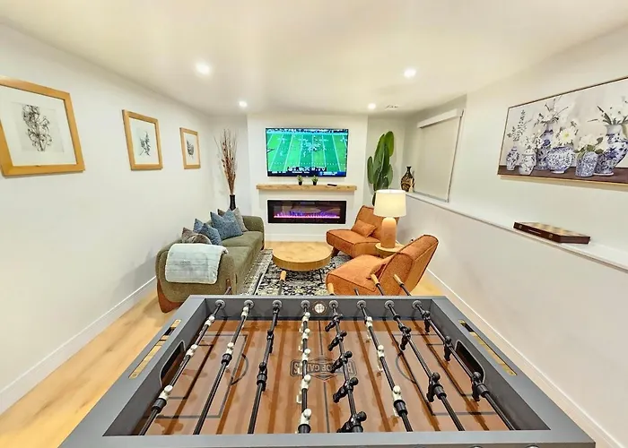 Luxury 4br Near Six Flags & Naval Base *