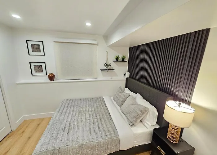 Luxury 4br Near Six Flags & Naval Base Villa *