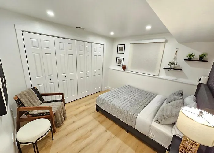 Villa Luxury 4br Near Six Flags & Naval Base