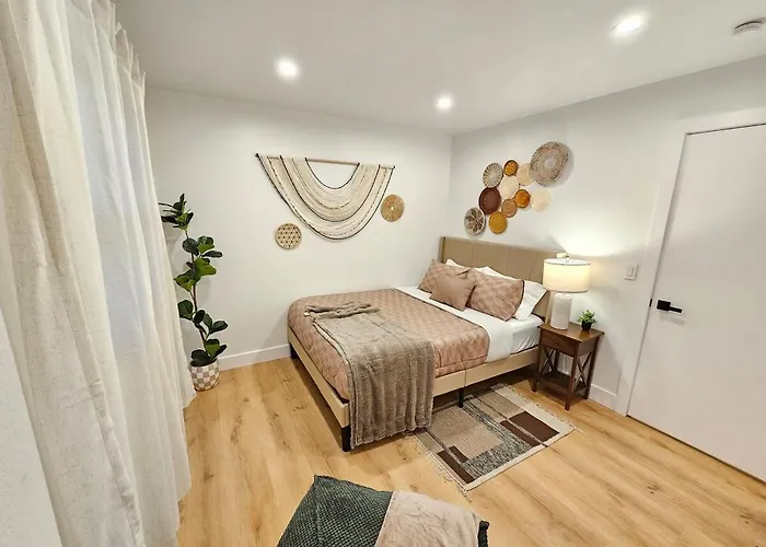 Luxury 4br Near Six Flags & Naval Base Villa Waukegan