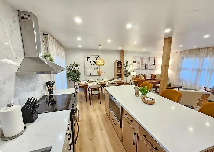 Villa Luxury 4br Near Six Flags & Naval Base *
