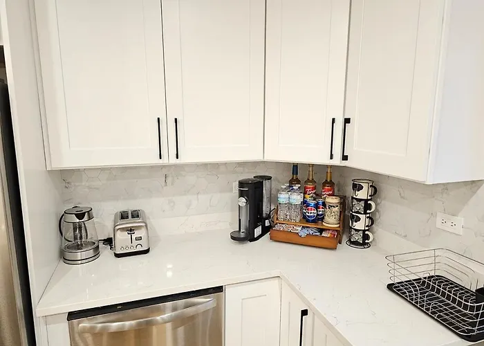 Luxury 4br Near Six Flags & Naval Base Villa